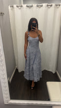 Load image into Gallery viewer, Appliqué midi dress
