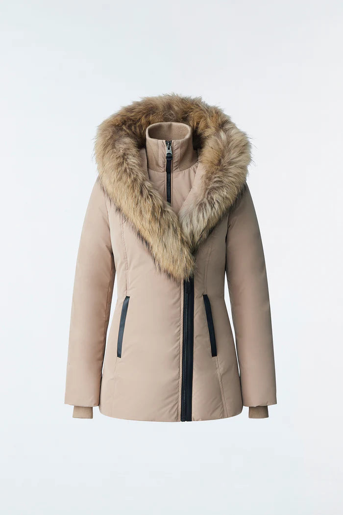 【Mackage】現地セール価格＊レディース ナチュラルファー ADALI Adali, Down coat with natural fur Signature Mackage Collar