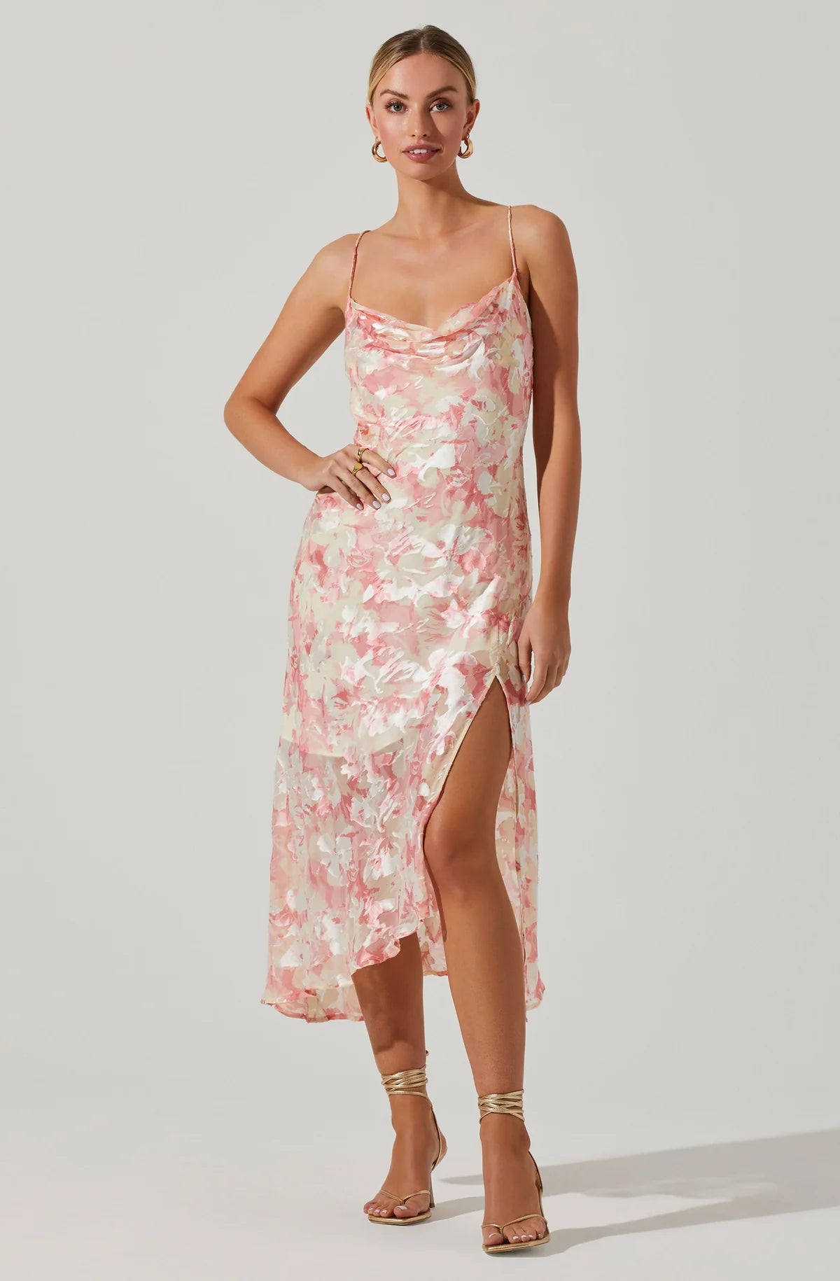 ASTR Gaia Dress – Essence Clothing